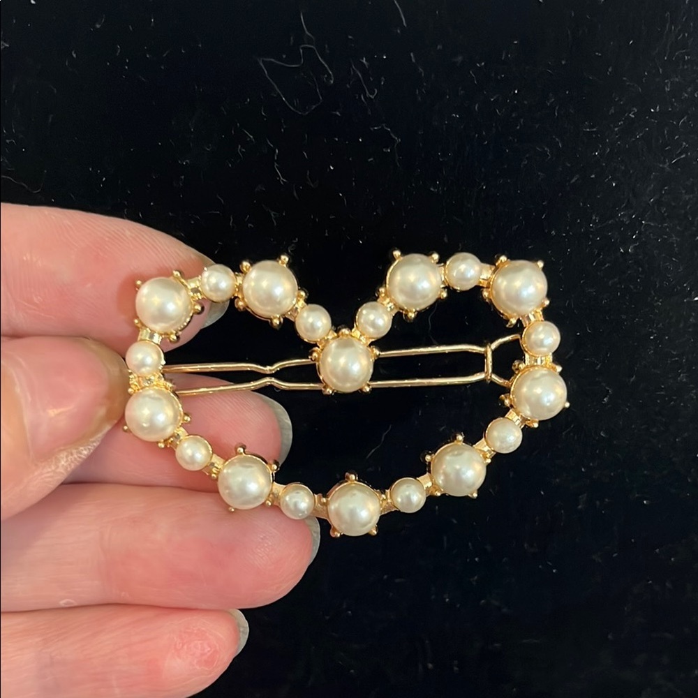 Elegant Gold and Pearl Hair Clip
